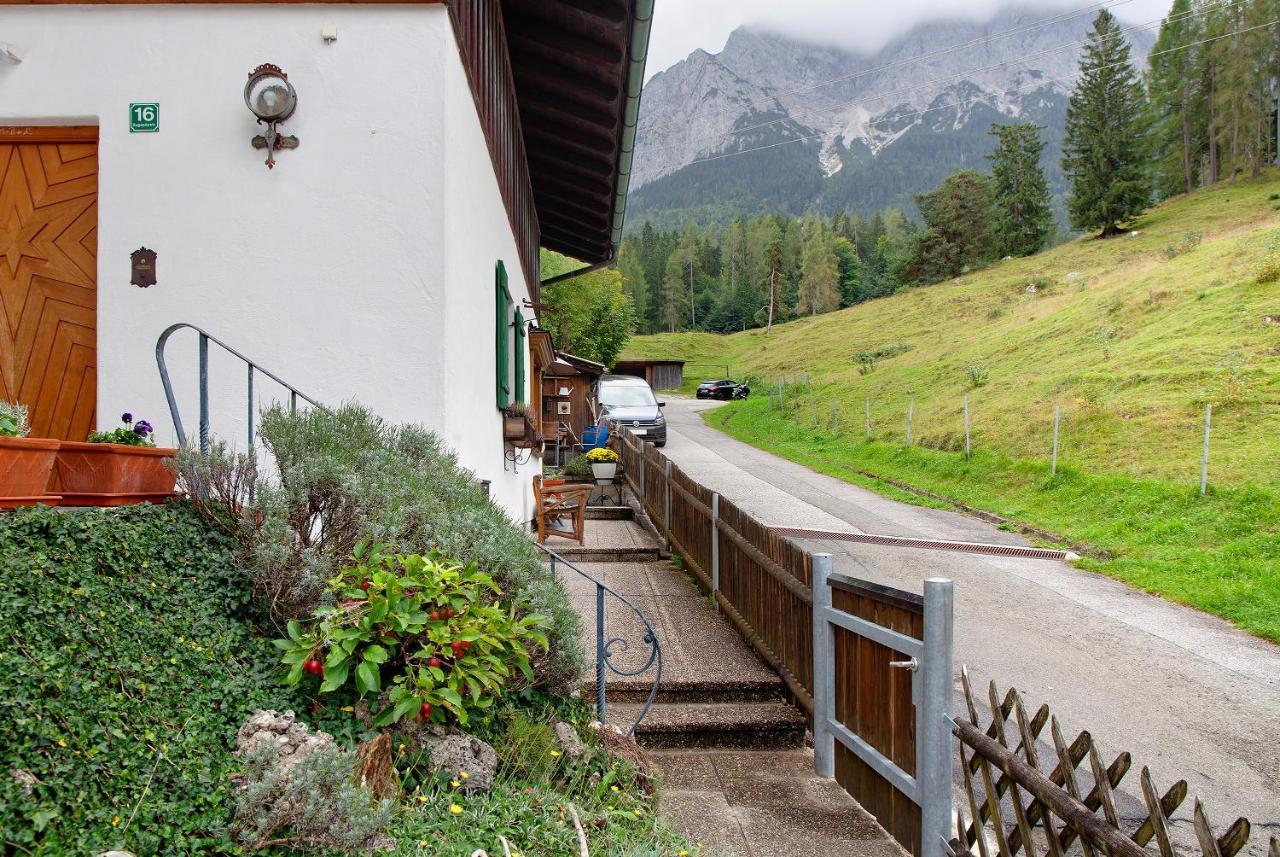 Ferienwohnung Zugspitznest Грайнау Экстерьер фото